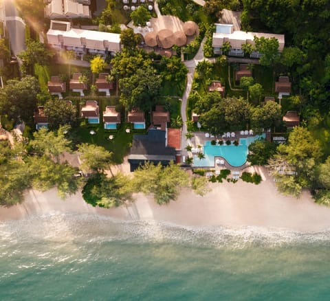 Property building, Restaurant/places to eat, View (from property/room), Beach, Sea view, Area and facilities, Swimming pool