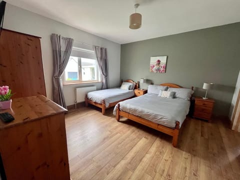 Beyond The Waters Edge Cottage House in County Mayo