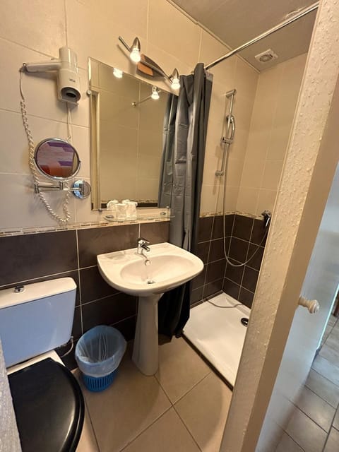 Hôtel Le Bon Accueil Hotel in Ota