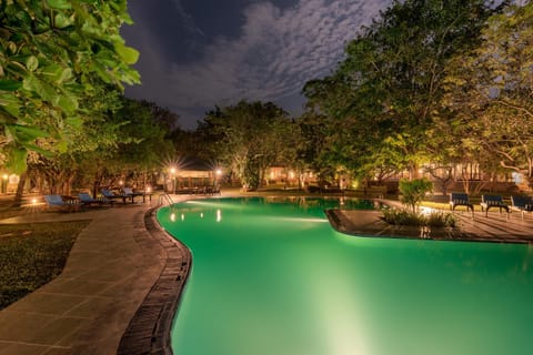 Swimming pool