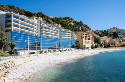 Property building, Balcony/Terrace, Beach