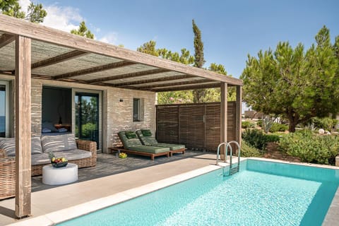 Day, Swimming pool