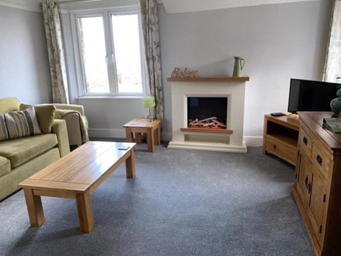 Postmans Rest, second floor apartment, Lynmouth with private parking Apartment in West Somerset District