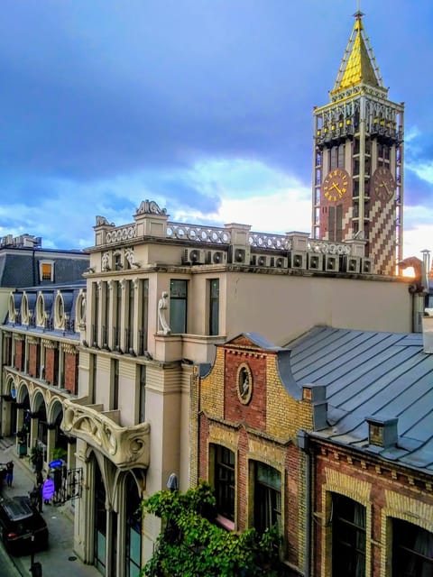 Nearby landmark, Street view