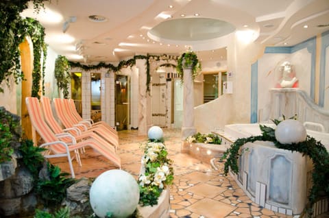 Sauna, Spa and wellness centre/facilities