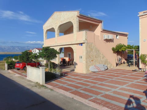 Patio, Facade/entrance, Garden