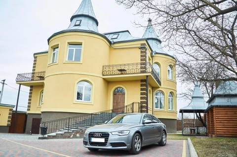 Property building, Parking