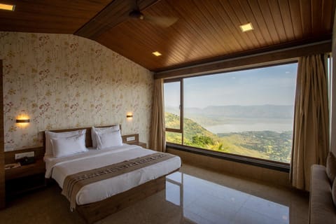 Bedroom, Mountain view