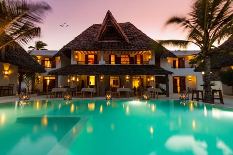 Property building, Pool view