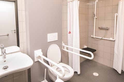 Shower, Toilet, Bathroom, Area and facilities