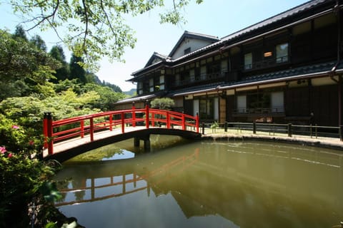 Property building, Day