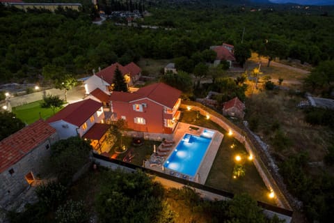 Villa POQUITO, heated pool - Zagvozd, Makarska region Villa in Split-Dalmatia County
