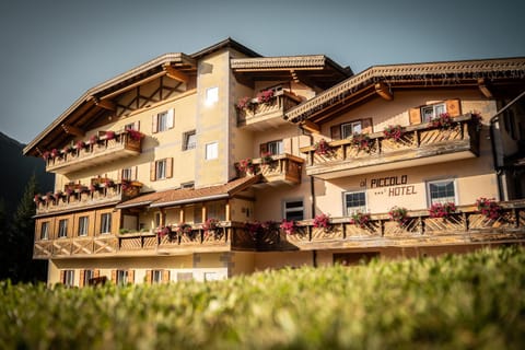 Property building, View (from property/room)