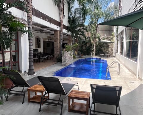Swimming pool, Swimming pool