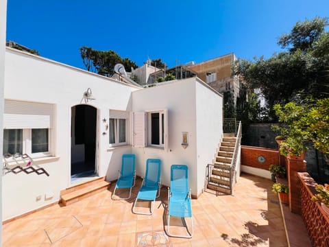 Property building, sunbed