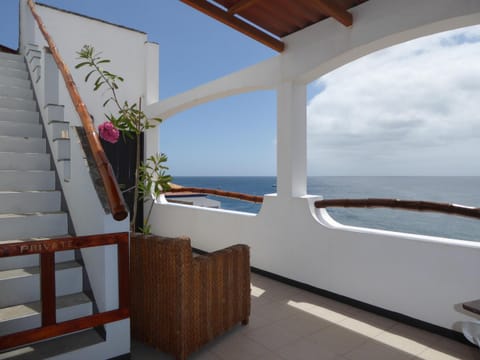 View (from property/room), Balcony/Terrace, Sea view