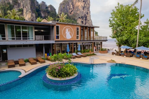 Beach, Swimming pool