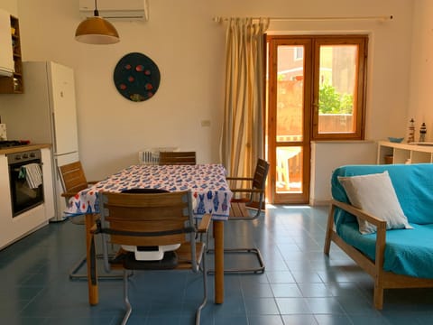 Kitchen or kitchenette, Living room, dishwasher, oven, air conditioner