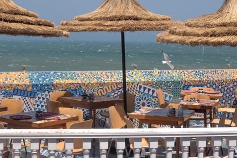 Restaurant/places to eat, Beach, Sea view