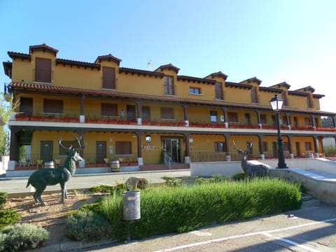Facade/entrance, Facade/entrance, Area and facilities
