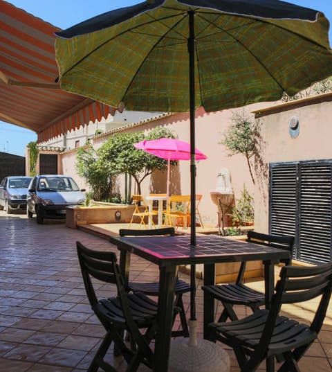 Patio, Dining area, Breakfast, Parking
