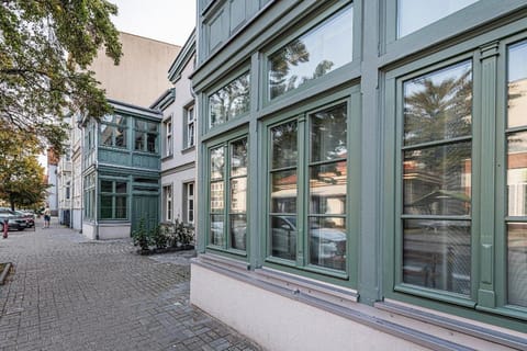 Property building, Day, Neighbourhood, Street view, Location, Parking