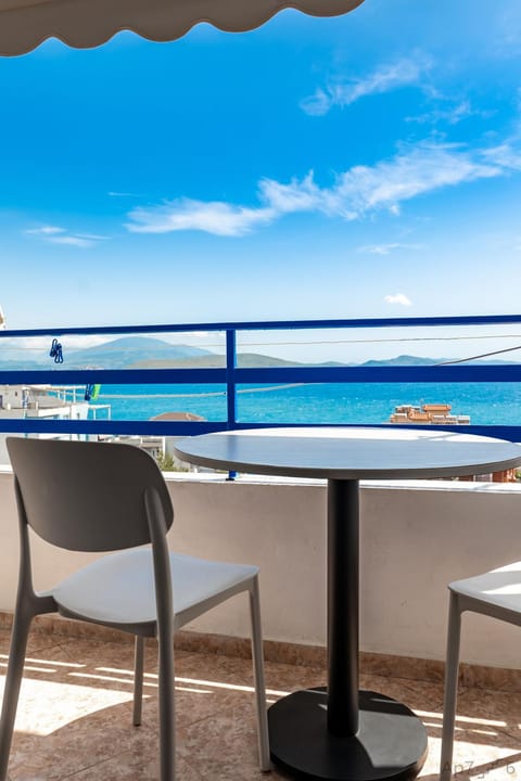 Balcony/Terrace, Dining area, City view, Sea view
