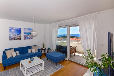 TV and multimedia, Balcony/Terrace, Living room, Seating area, Sea view