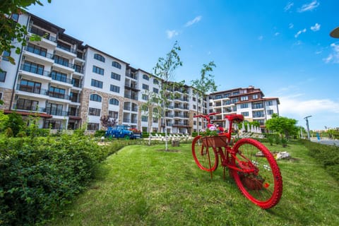 Garden, Garden view, Landmark view, Area and facilities