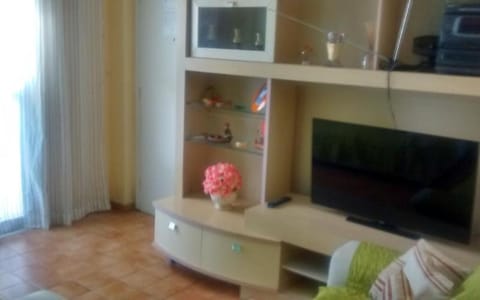 Communal lounge/ TV room, TV and multimedia, Living room, Seating area
