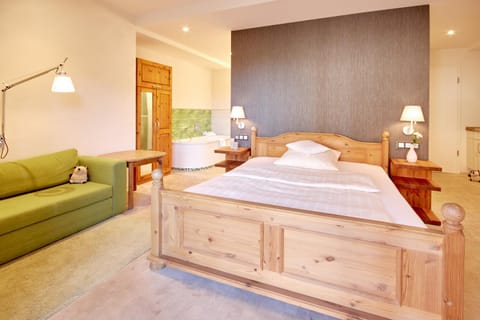 Bedroom, Bath