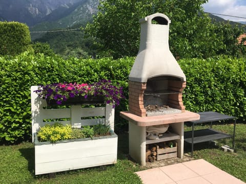 Villa Sasso Cavallo House in Mandello del Lario