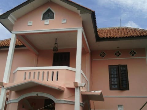 Property building, Facade/entrance, On site