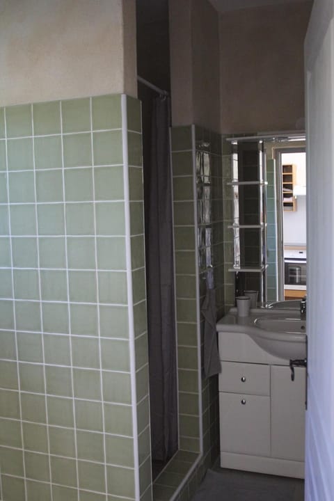 La Caprine House in Gordes