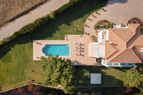 Property building, Day, Bird's eye view, Garden, Garden view, Pool view, Swimming pool, sunbed