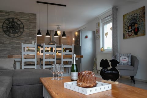 Kitchen or kitchenette, Living room, Dining area