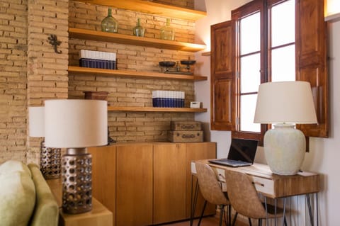 Library, Living room, Decorative detail