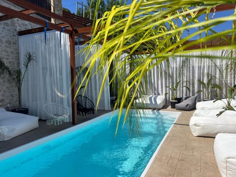 Patio, Day, Garden, Garden view, Pool view, Swimming pool, sunbed