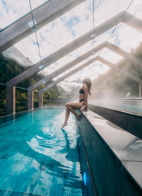 Property building, Swimming pool