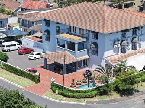 Day, Bird's eye view, Pool view, Street view, Parking