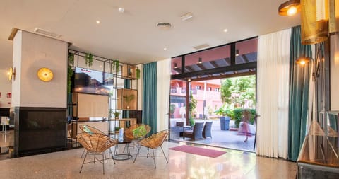 Communal lounge/ TV room, Lounge or bar