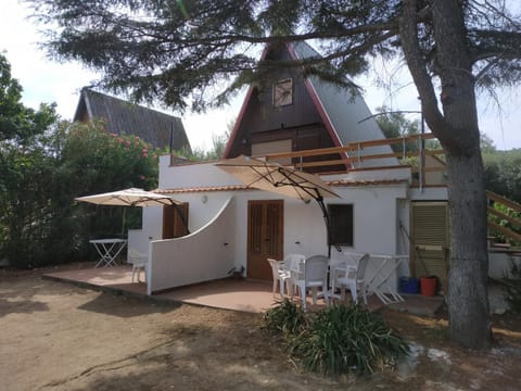 Property building, Patio, Facade/entrance