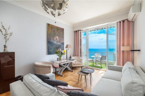 Living room, Sea view
