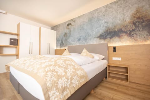 Hotel Garni Wurzer Hotel in Velden am Wörthersee