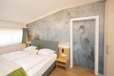 Hotel Garni Wurzer Hotel in Velden am Wörthersee