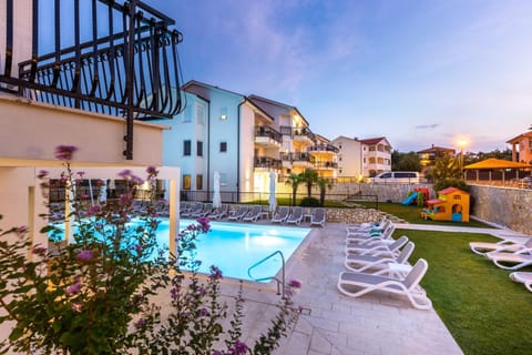 Lobby or reception, Swimming pool, Swimming pool
