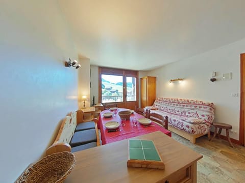 Appt 2P avec balcon au centre du Chinaillon, proche pistes, parking et casier à ski - FR-1-241-147 Apartment in Le Grand-Bornand