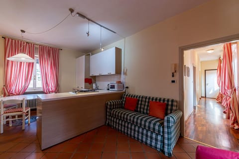 Kitchen or kitchenette, Living room, Seating area, Dining area, minibar