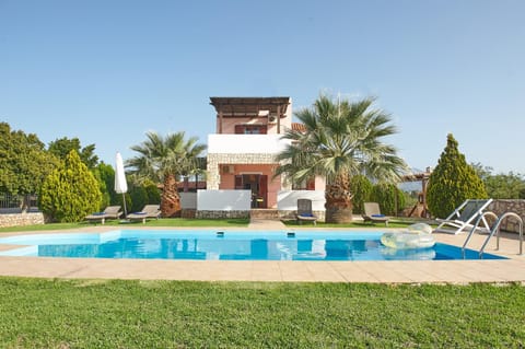 Property building, Spring, Day, Garden, Garden, Garden view, Pool view, Swimming pool, Swimming pool, sunbed