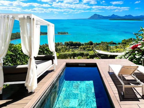 Patio, Day, Natural landscape, View (from property/room), Balcony/Terrace, Pool view, Sea view, Swimming pool, sunbed